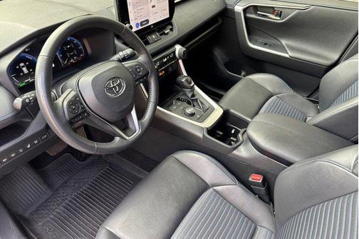 2023 Toyota RAV4 Hybrid SE