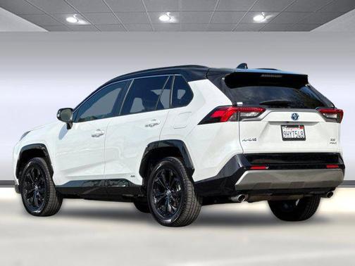 2023 Toyota RAV4 Hybrid SE