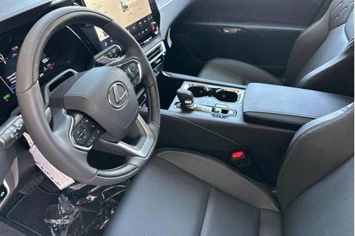 Eminent White Pearl 2026 Lexus RX 350h Premium