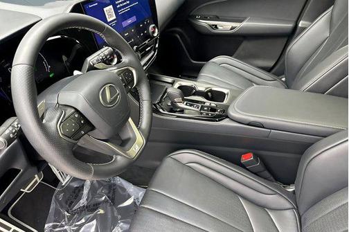 2026 Lexus NX 450h+ F SPORT Handling