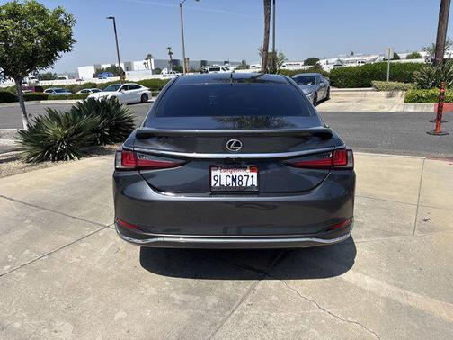 2024 Lexus ES 300h Base