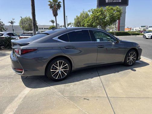 2024 Lexus ES 300h Base