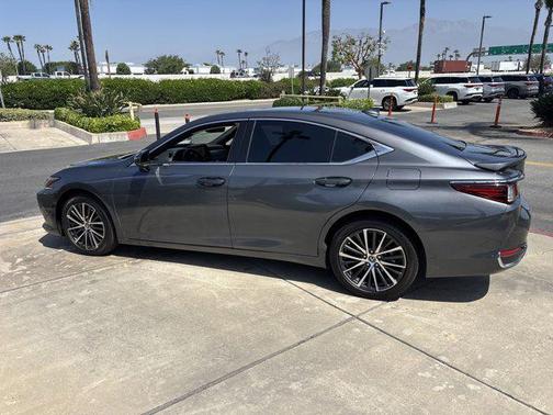 2024 Lexus ES 300h Base
