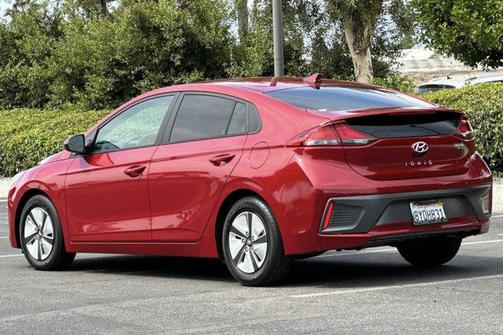 2022 Hyundai IONIQ Hybrid Blue