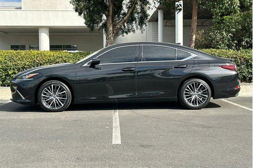2025 Lexus ES 350 Base