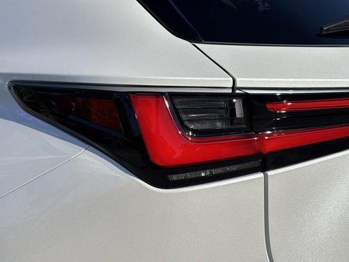 2025 Lexus NX 350h Premium