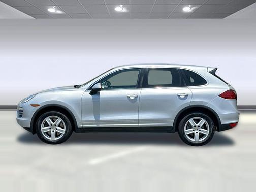 Classic Silver Metallic 2012 Porsche Cayenne Cayenne