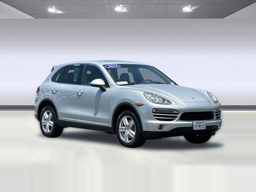 Classic Silver Metallic 2012 Porsche Cayenne Cayenne