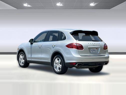 Classic Silver Metallic 2012 Porsche Cayenne Cayenne