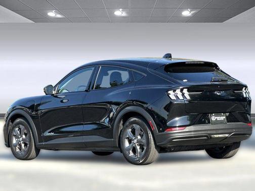 2022 Ford Mustang Mach-E Select
