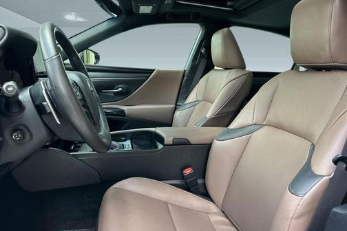 Eminent White Pearl 2024 Lexus ES 300h Base
