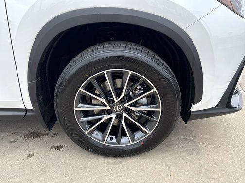 2025 Lexus NX 350h Premium