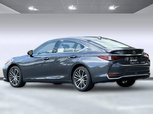 2025 Lexus ES 300h Base