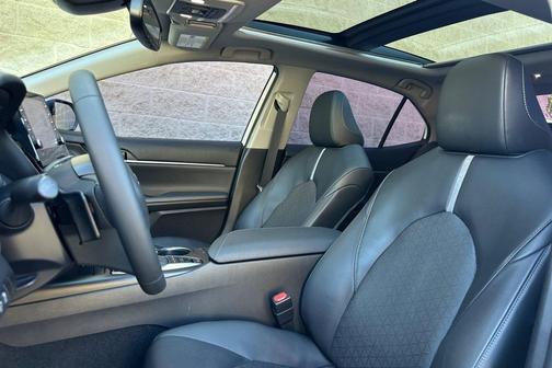 Wind Chill Pearl 2022 Toyota Camry XSE