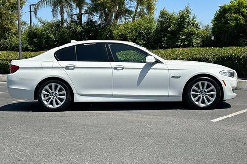 2011 BMW 528 528i