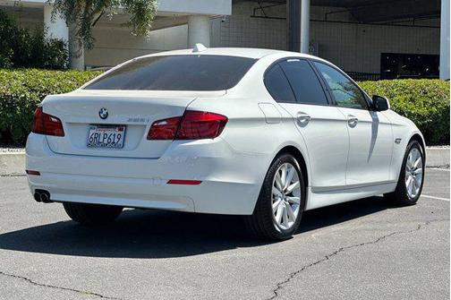 2011 BMW 528 528i