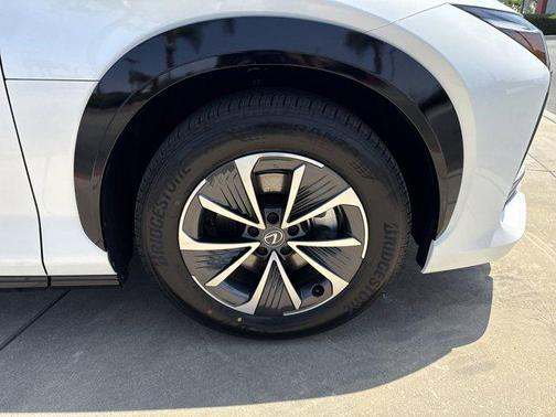 2025 Lexus RZ 300e RZ 300e