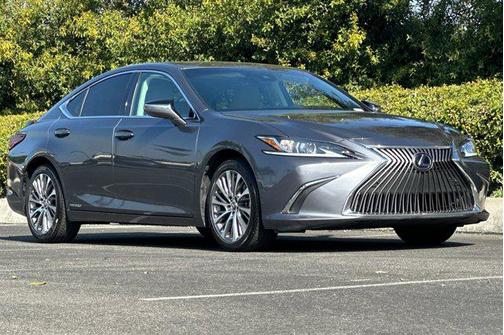 2020 Lexus ES 300h Base