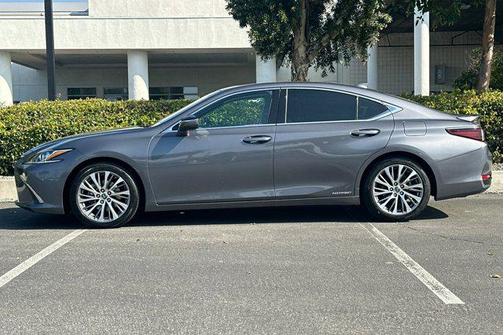 2020 Lexus ES 300h Base