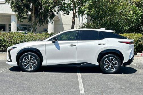 Eminent White Pearl 2023 Lexus RZ 450e Premium