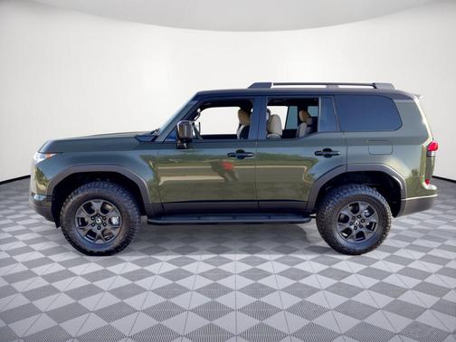 Nori Green Pearl/Black Roof 2026 Lexus GX 550 Overtrail