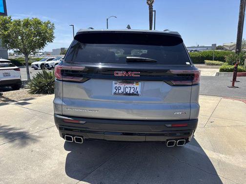 2024 GMC Acadia AWD AT4