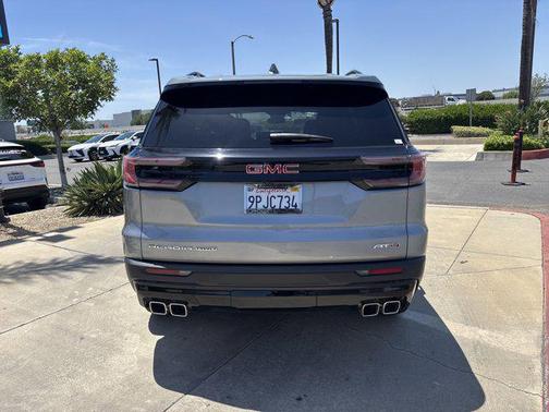 2024 GMC Acadia AWD AT4