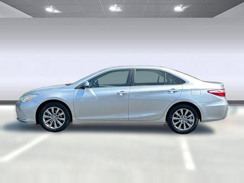 Celestial Silver Metallic 2015 Toyota Camry XLE