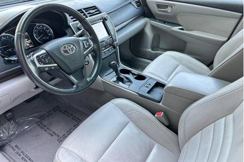 Celestial Silver Metallic 2015 Toyota Camry XLE