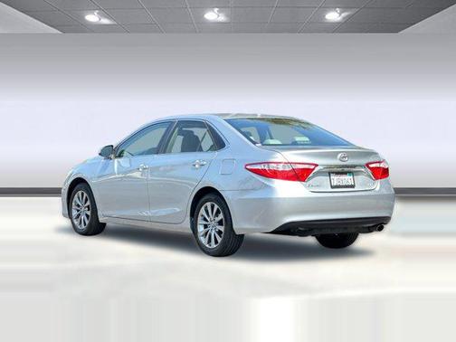 Celestial Silver Metallic 2015 Toyota Camry XLE
