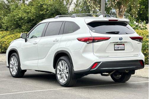 2022 Toyota Highlander Hybrid Limited