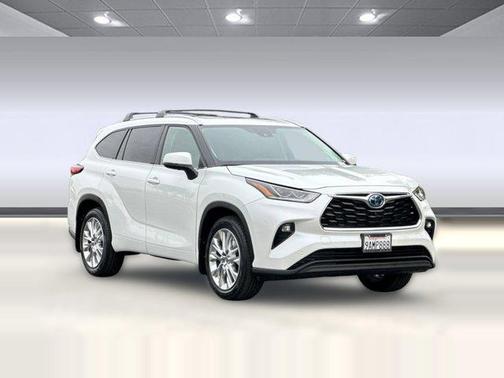 2022 Toyota Highlander Hybrid Limited