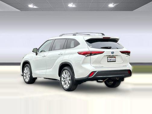 2022 Toyota Highlander Hybrid Limited