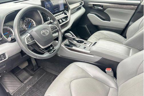 2022 Toyota Highlander Hybrid Limited