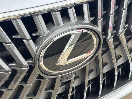 2025 Lexus ES 300h Luxury