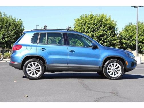 Photo 4 of 36 of 2017 Volkswagen Tiguan Limited 2.0T S