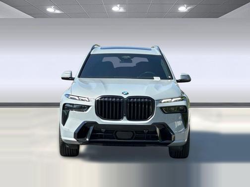 Brooklyn Grey Metallic 2024 BMW X7 xDrive40i