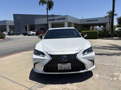 2022 Lexus ES 300h Base