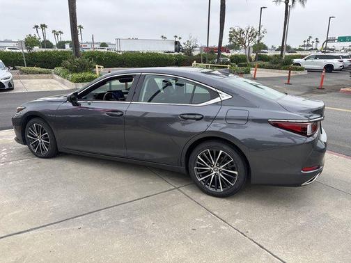 2023 Lexus ES 350 Base
