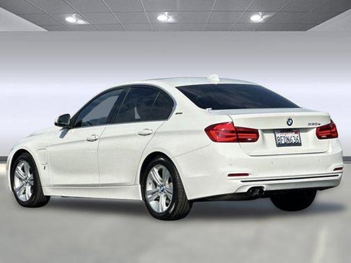 2018 BMW 330e iPerformance