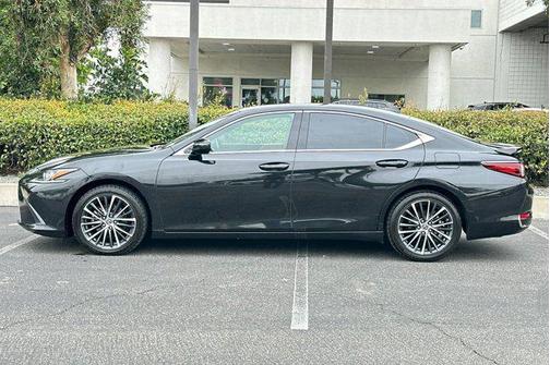Caviar 2024 Lexus ES 300h Base