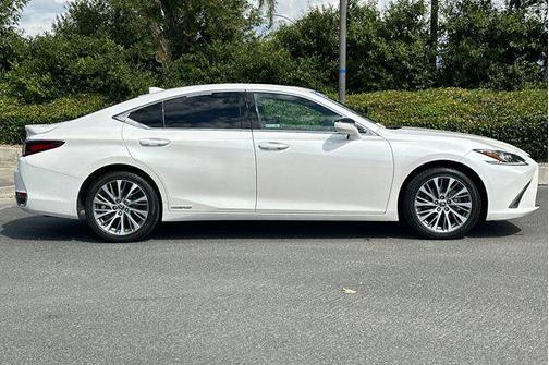2021 Lexus ES 300h Base