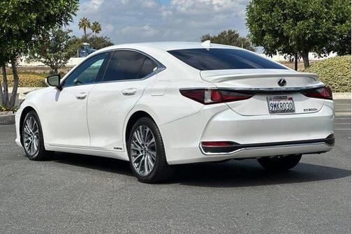 2021 Lexus ES 300h Base