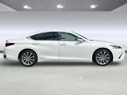 2021 Lexus ES 300h Base