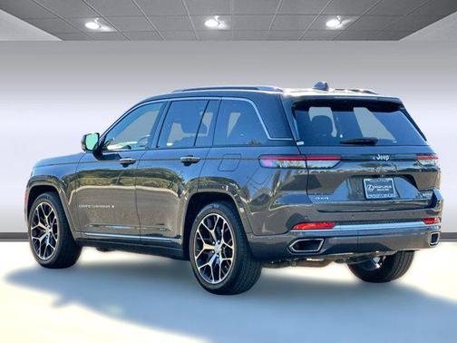 2023 Jeep Grand Cherokee Summit