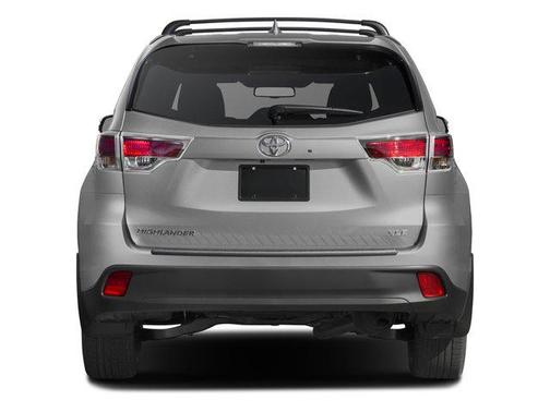 Midnight Black Metallic 2016 Toyota Highlander XLE