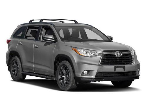 Midnight Black Metallic 2016 Toyota Highlander XLE