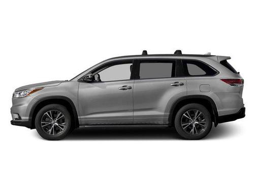 Midnight Black Metallic 2016 Toyota Highlander XLE