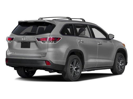 Midnight Black Metallic 2016 Toyota Highlander XLE
