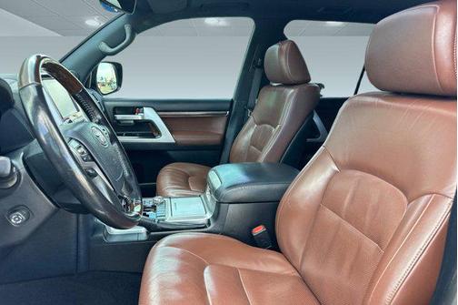 2020 Toyota Land Cruiser Base